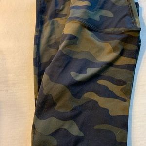 PINK Ultimate camouflage leggings XL